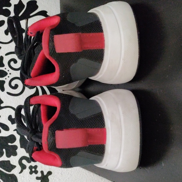 Kids Adidas running shoes with cloudfoam - Picture 5 of 7